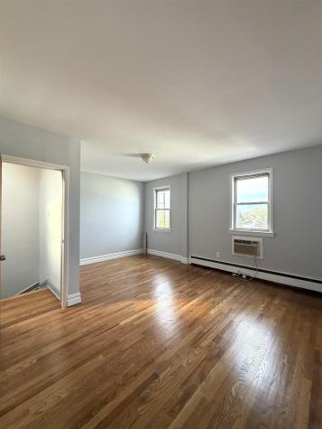 49 East 33rd Street Bayonne NJ 07002