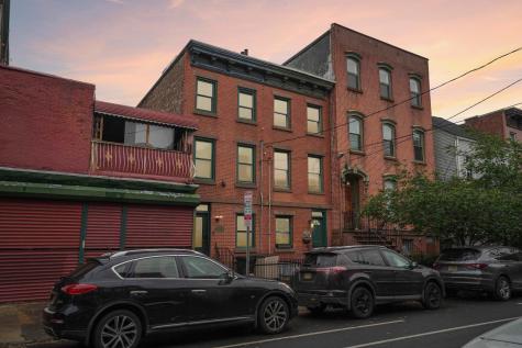 75 1/2 Erie Street Jersey City NJ 07302