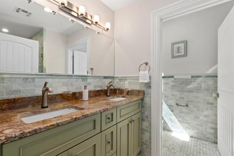 71 King Avenue Weehawken NJ 07086