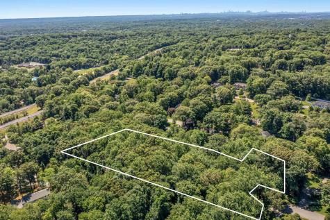 10 Deerfield Drive Woodcliff Lake NJ 07677