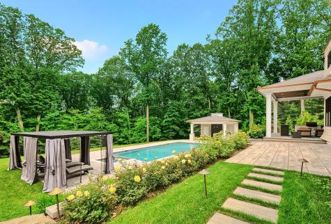 396 Knollwood Drive Ridgewood NJ 07450