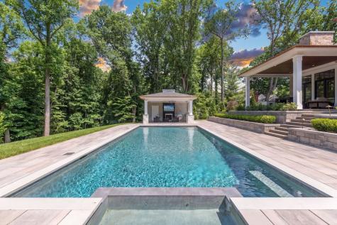 396 Knollwood Drive Ridgewood NJ 07450