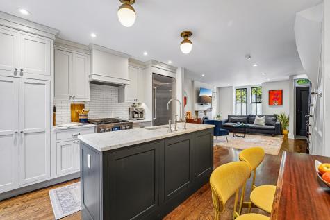 232 1/2 4th Street Jersey City NJ 07302