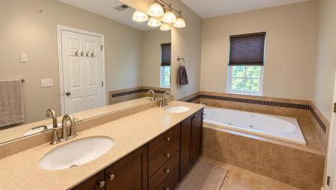 10 Creekside Court Secaucus NJ 07094