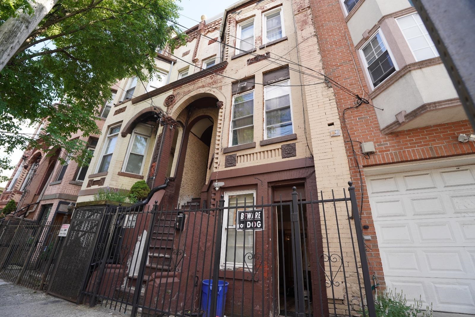 187 Carteret Avenue Jersey City NJ 07305