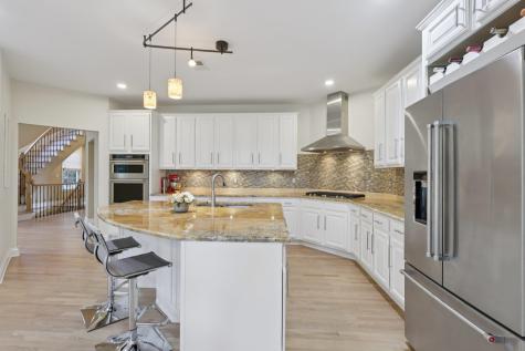 4 Point View Oakland NJ 07436-2366