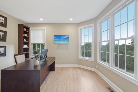 4 Point View Oakland NJ 07436-2366