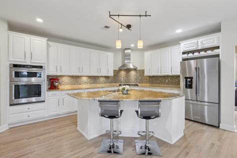 4 Point View Oakland NJ 07436-2366