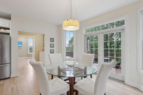 4 Point View Oakland NJ 07436-2366