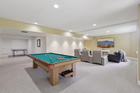 4 Point View Oakland NJ 07436-2366