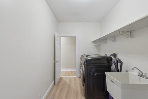 4 Point View Oakland NJ 07436-2366