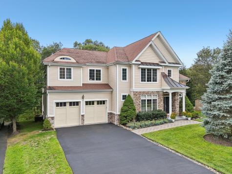 4 Point View Oakland NJ 07436-2366