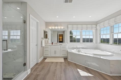 4 Point View Oakland NJ 07436-2366