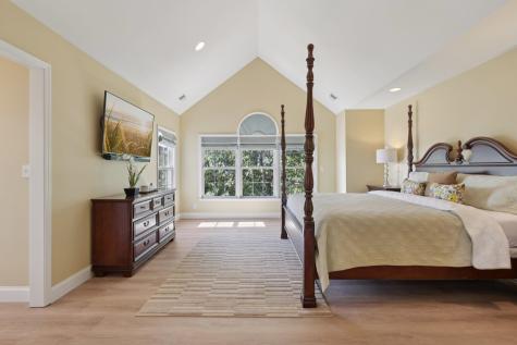 4 Point View Oakland NJ 07436-2366