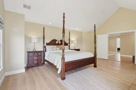 4 Point View Oakland NJ 07436-2366