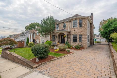 664 Ten Eyck Avenue Lyndhurst NJ 07071