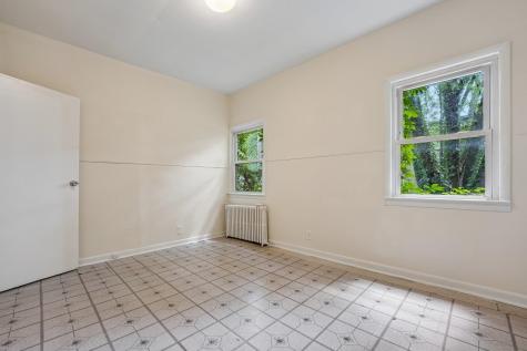 414 Monastery Pl Rear Union City NJ 07087-4408