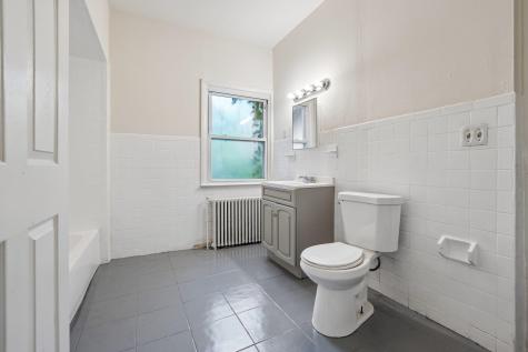 414 Monastery Pl Rear Union City NJ 07087-4408