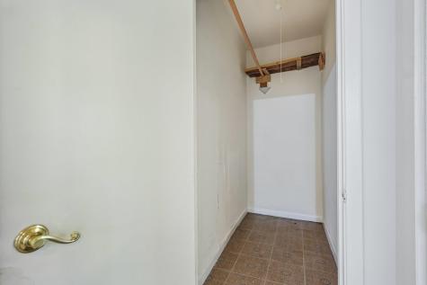 414 Monastery Pl Rear Union City NJ 07087-4408