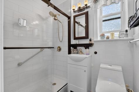 29 Parkside Lane Bayonne NJ 07002