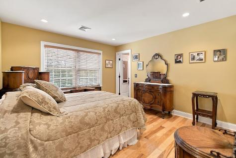 21 Pine Hill Road Mahwah NJ 07430-1012