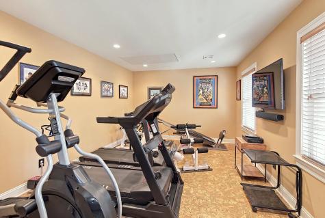 21 Pine Hill Road Mahwah NJ 07430-1012
