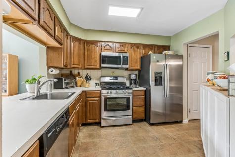 8 Quartz Lane Paterson NJ 07501