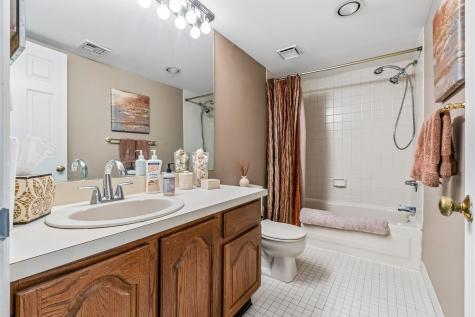8 Quartz Lane Paterson NJ 07501