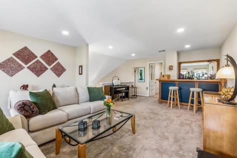 8 Quartz Lane Paterson NJ 07501