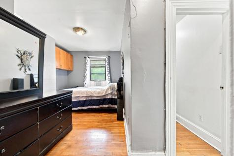 495.5 Monmouth Street Jersey City NJ 07302