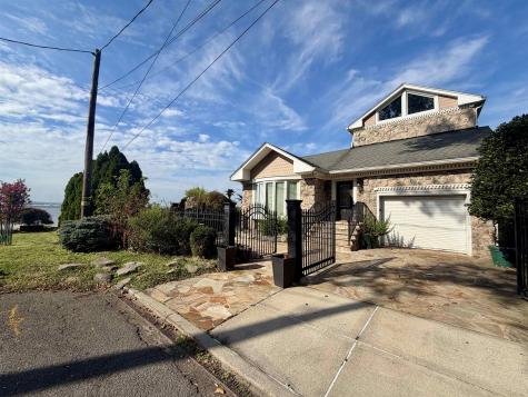 33 Roosevelt Terrace Bayonne NJ 07002
