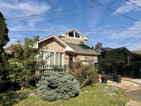 33 Roosevelt Terrace Bayonne NJ 07002
