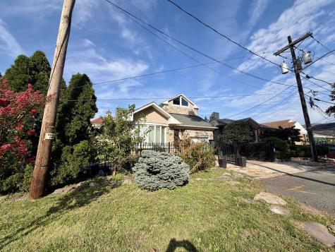 33 Roosevelt Terrace Bayonne NJ 07002