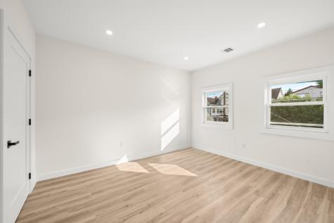 13 East 32nd Street Bayonne NJ 07002