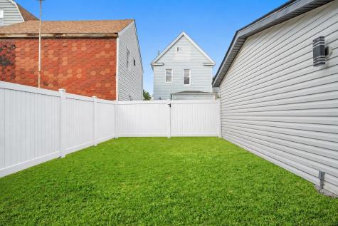 13 East 32nd Street Bayonne NJ 07002