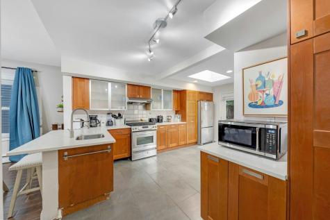 31 72nd Street North Bergen NJ 07047