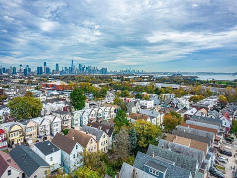 34 Wegman Parkway Jersey City NJ 07305