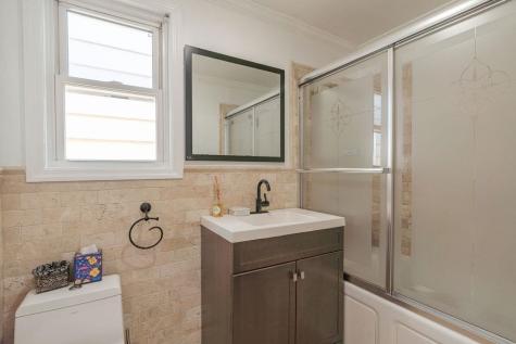 179 Hobart Avenue Bayonne NJ 07002