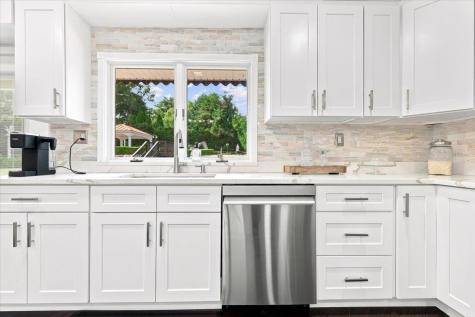 19 Hillside Road Manalapan Township NJ 07726