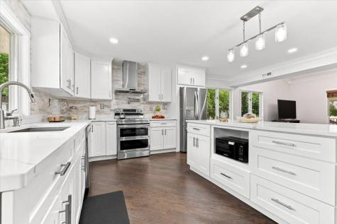 19 Hillside Road Manalapan Township NJ 07726