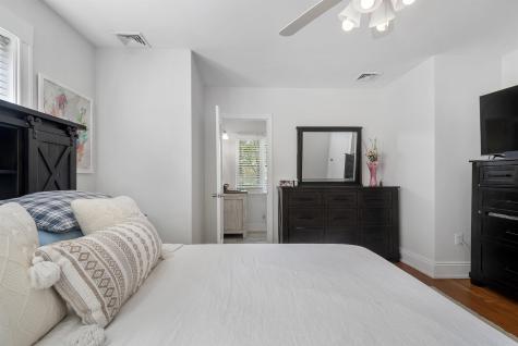 5 75th Street North Bergen NJ 07047