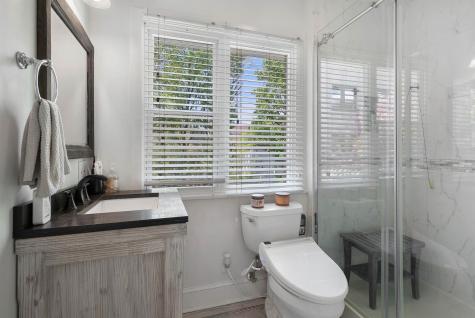 5 75th Street North Bergen NJ 07047