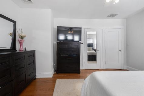 5 75th Street North Bergen NJ 07047
