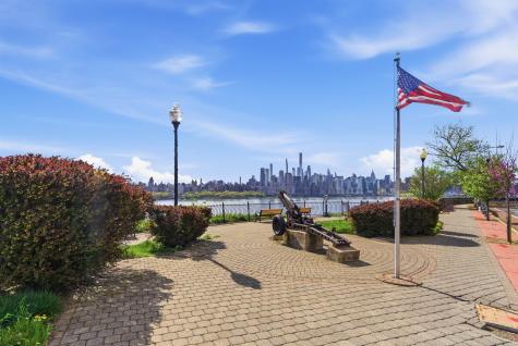 5 75th Street North Bergen NJ 07047