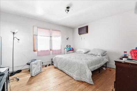 24 East 33rd Street Bayonne NJ 07002