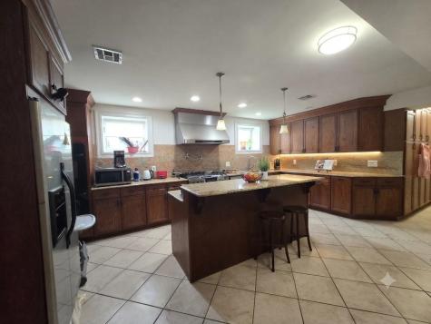 105 W 8th Street Bayonne NJ 07002