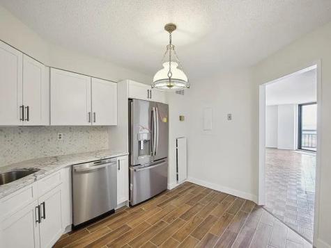 2138 Harmon Cove Tower Secaucus NJ 07094