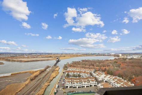 2138 Harmon Cove Tower Secaucus NJ 07094