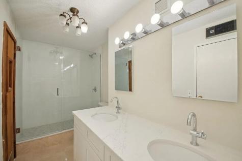 2138 Harmon Cove Tower Secaucus NJ 07094