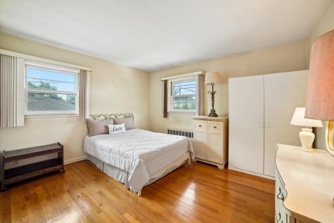 28 Pikeview Terrace Secaucus NJ 07094-3819